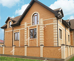 Фасад из кирпича солома и белый