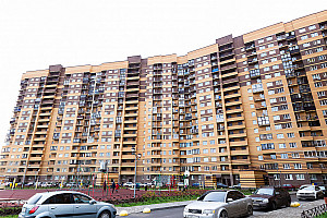 ЖК фасад выполнен из кирпича ЛСР